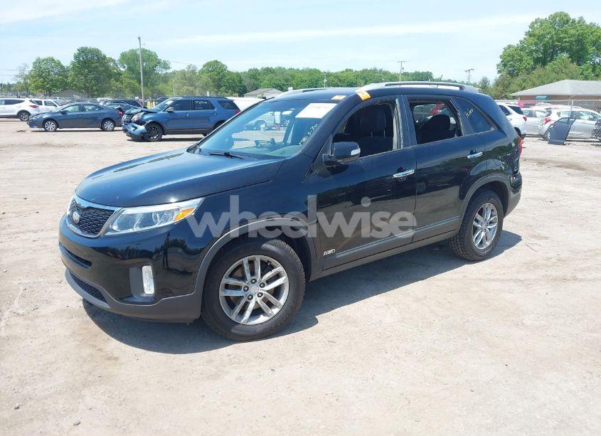 Photo 2 of 2014 Kia Sorento LX (VIN 5XYKTCA67EG484187)