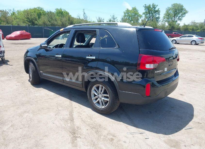 Photo 3 of 2014 Kia Sorento LX (VIN 5XYKTCA67EG484187)