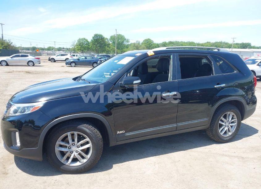 Photo 6 of 2014 Kia Sorento LX (VIN 5XYKTCA67EG484187)