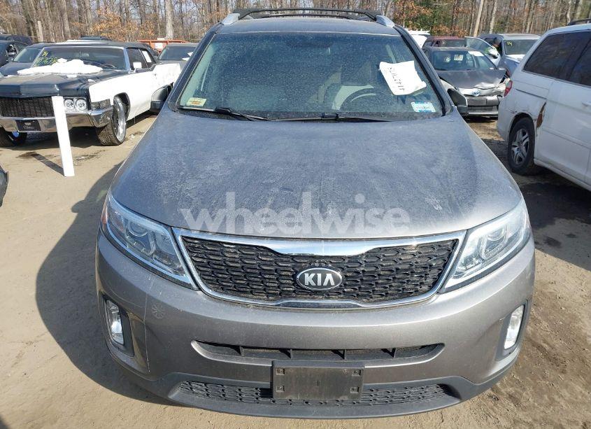 Photo 6 of 2014 Kia Sorento LX (VIN 5XYKTCA67EG505880)