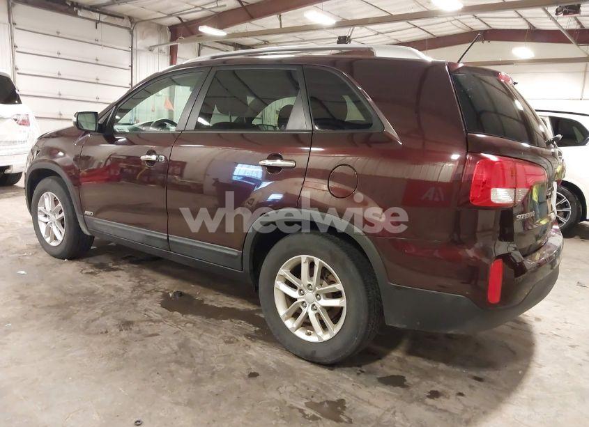 Photo 3 of 2014 Kia Sorento LX (VIN 5XYKTCA67EG541133)