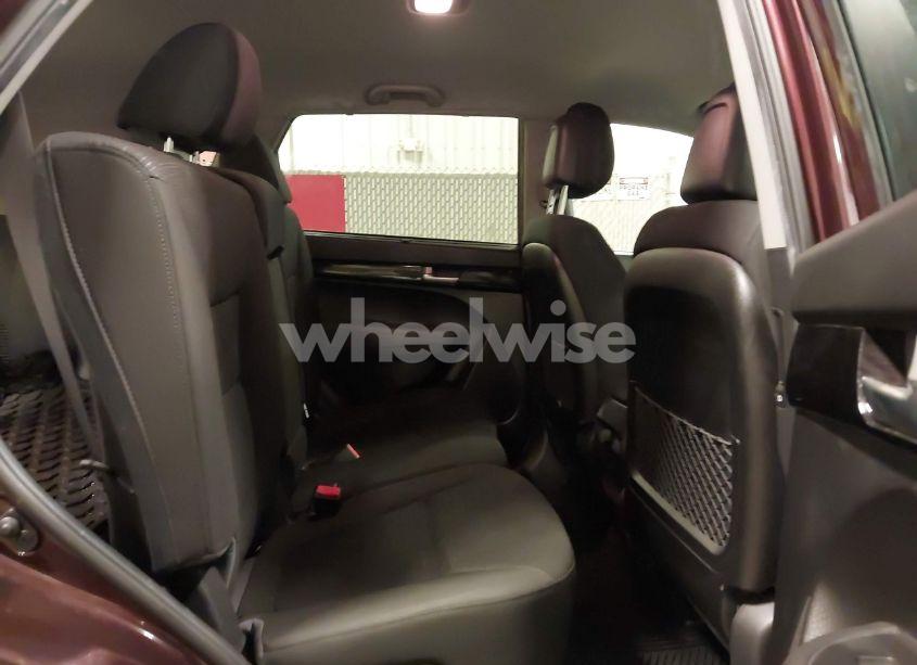 Photo 8 of 2014 Kia Sorento LX (VIN 5XYKTCA67EG541133)