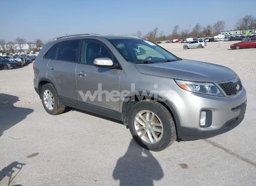 2014 Kia Sorento LX (VIN 5XYKTCA67EG543710) main photo