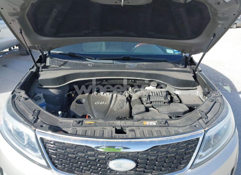 Photo 10 of 2014 Kia Sorento LX (VIN 5XYKTCA67EG543710)