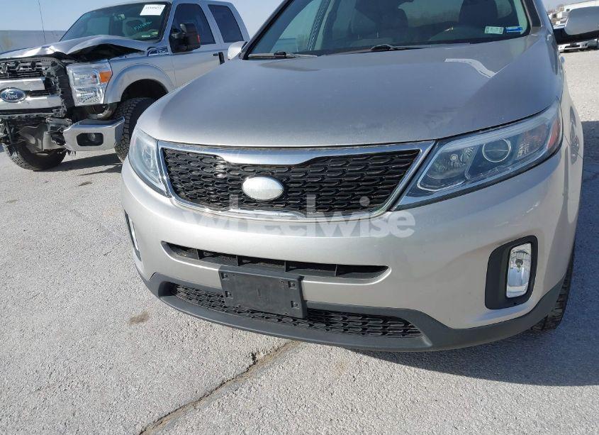 Photo 6 of 2014 Kia Sorento LX (VIN 5XYKTCA67EG543710)