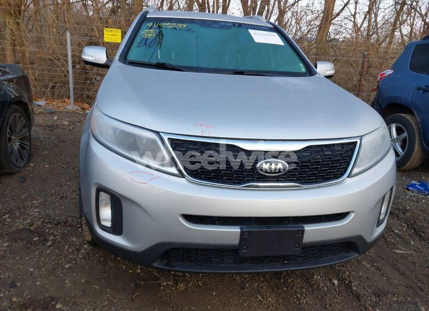 Photo 12 of 2015 Kia Sorento LX (VIN 5XYKTCA67FG616978)