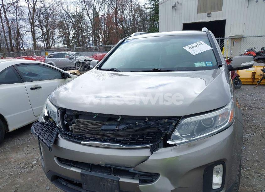 Photo 12 of 2015 Kia Sorento LX (VIN 5XYKTCA67FG655165)