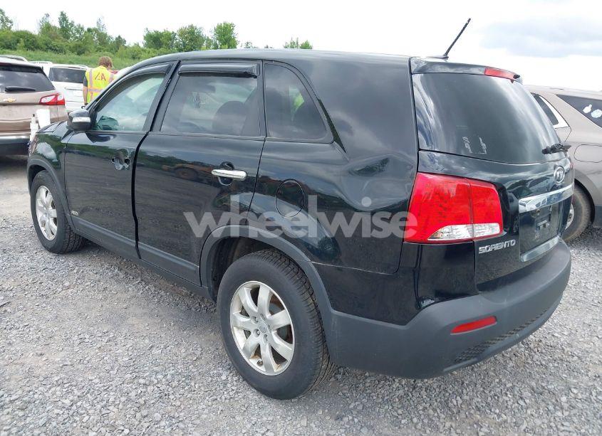 Photo 3 of 2012 Kia Sorento LX (VIN 5XYKTCA68CG206699)