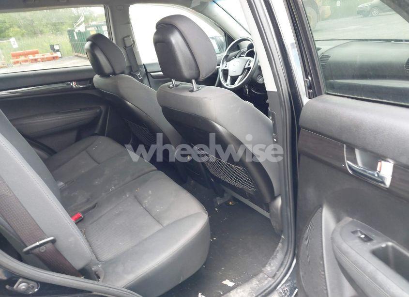 Photo 8 of 2012 Kia Sorento LX (VIN 5XYKTCA68CG206699)
