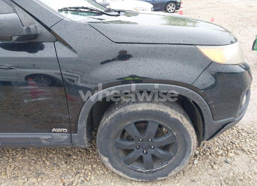 Photo 6 of 2012 Kia Sorento LX (VIN 5XYKTCA68CG224992)