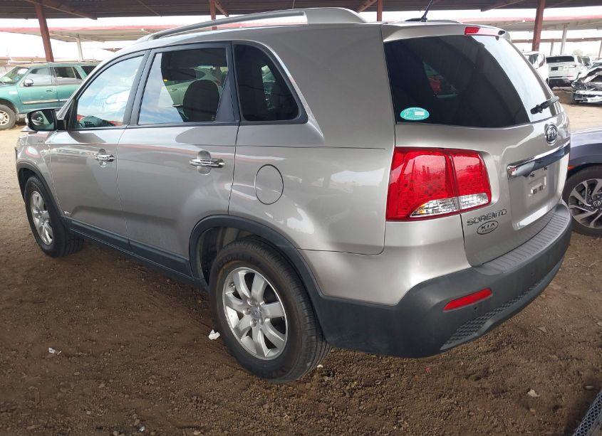 Photo 3 of 2012 Kia Sorento LX (VIN 5XYKTCA68CG278860)