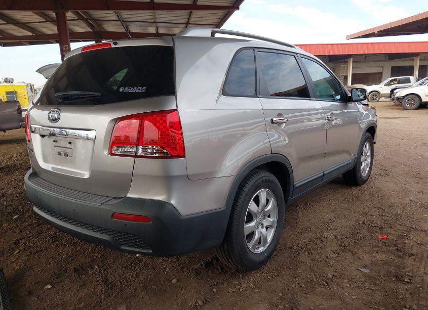 Photo 4 of 2012 Kia Sorento LX (VIN 5XYKTCA68CG278860)