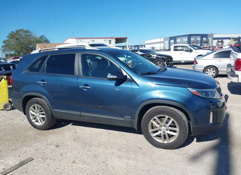 Photo 13 of 2014 Kia Sorento LX (VIN 5XYKTCA68EG455152)