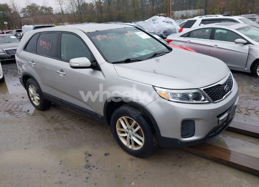 2014 Kia Sorento LX (VIN 5XYKTCA68EG501000) main photo