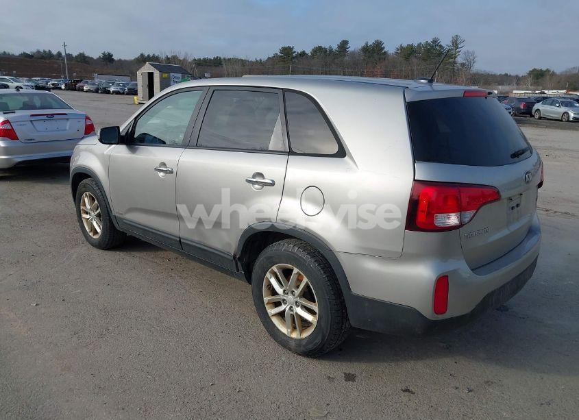 Photo 3 of 2014 Kia Sorento LX (VIN 5XYKTCA68EG501000)