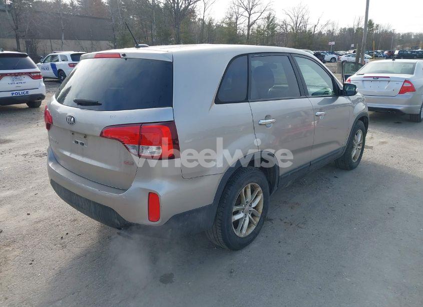 Photo 4 of 2014 Kia Sorento LX (VIN 5XYKTCA68EG501000)