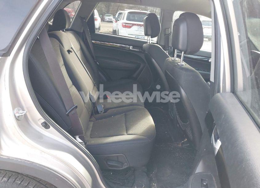 Photo 8 of 2014 Kia Sorento LX (VIN 5XYKTCA68EG501000)