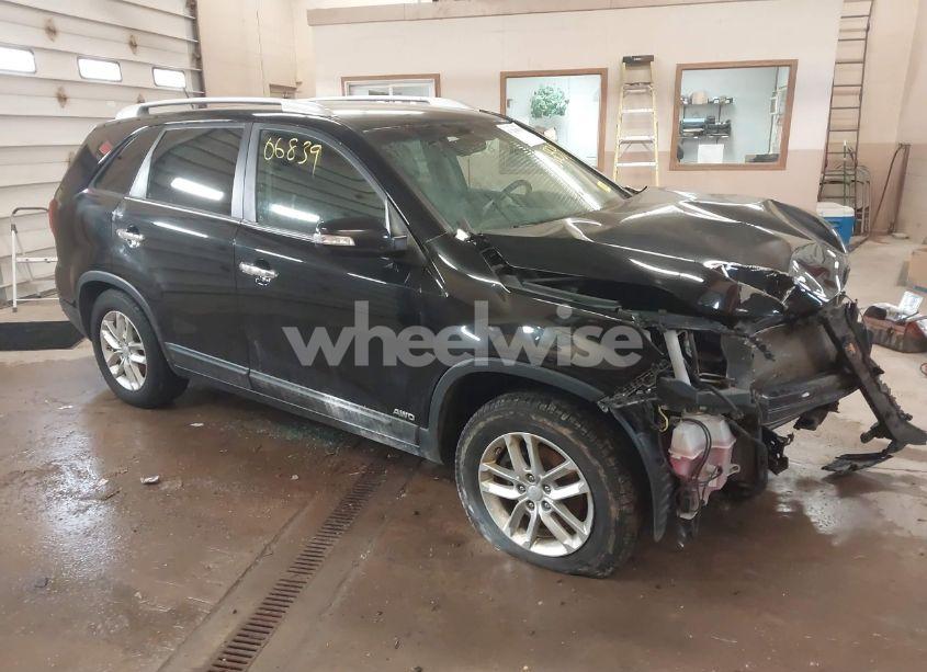 2014 Kia Sorento LX (VIN 5XYKTCA68EG508965) main photo