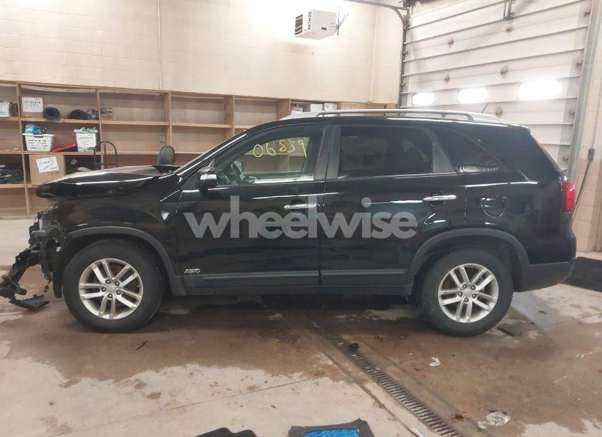 Photo 15 of 2014 Kia Sorento LX (VIN 5XYKTCA68EG508965)