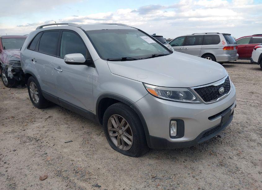 2014 Kia Sorento LX (VIN 5XYKTCA68EG523806) main photo