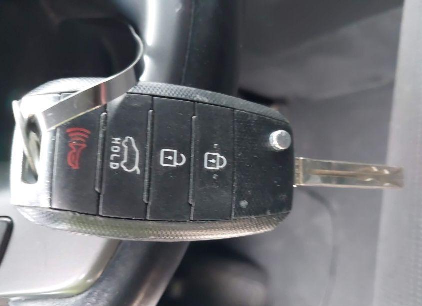 Photo 11 of 2014 Kia Sorento LX (VIN 5XYKTCA68EG523806)