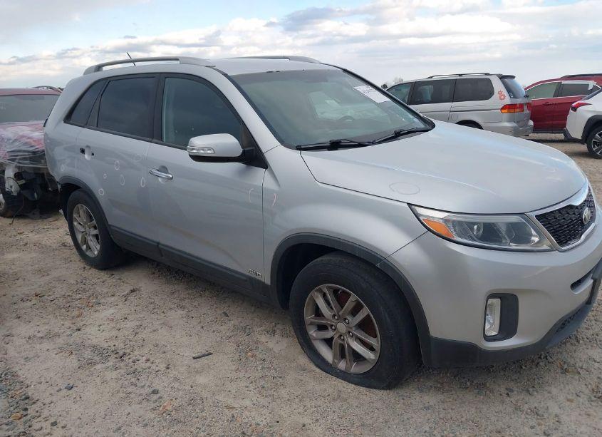 Photo 15 of 2014 Kia Sorento LX (VIN 5XYKTCA68EG523806)