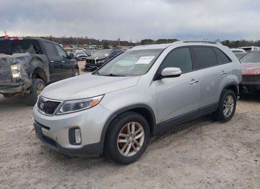 Photo 16 of 2014 Kia Sorento LX (VIN 5XYKTCA68EG523806)