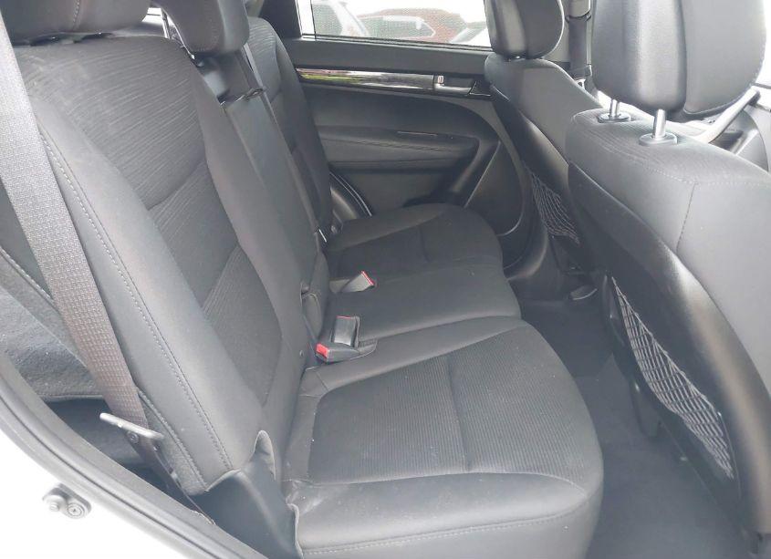 Photo 8 of 2014 Kia Sorento LX (VIN 5XYKTCA68EG523806)