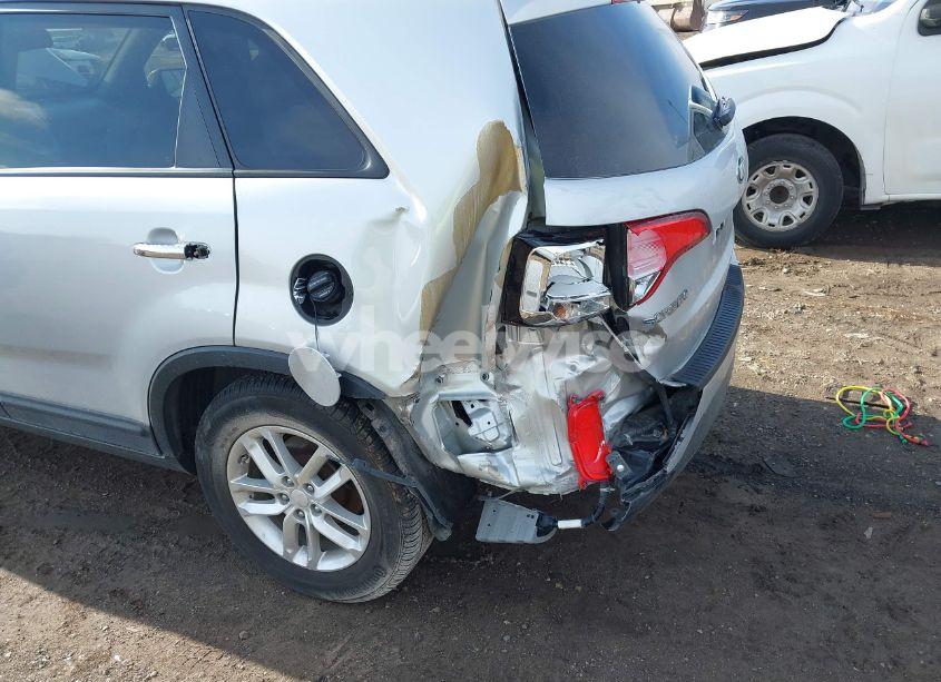 Photo 6 of 2014 Kia Sorento LX (VIN 5XYKTCA68EG531176)