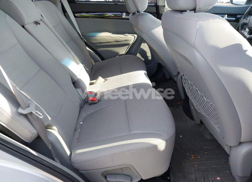 Photo 8 of 2014 Kia Sorento LX (VIN 5XYKTCA68EG531176)