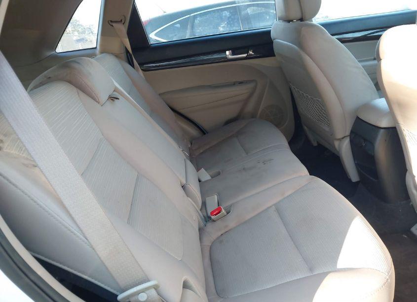 Photo 8 of 2014 Kia Sorento LX (VIN 5XYKTCA68EG532022)