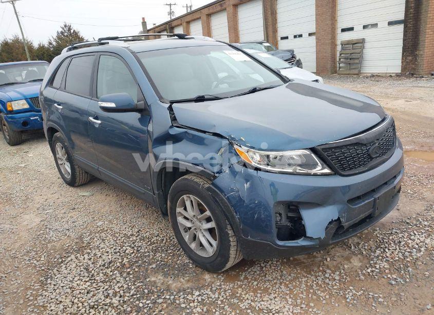 2014 Kia Sorento LX (VIN 5XYKTCA68EG546051) main photo