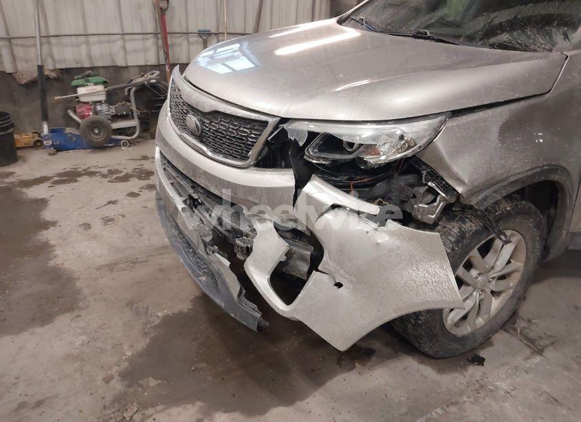 Photo 6 of 2015 Kia Sorento LX (VIN 5XYKTCA68FG562137)