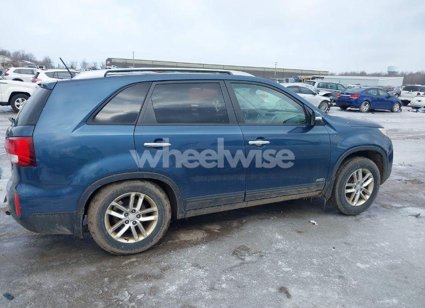 Photo 13 of 2015 Kia Sorento LX (VIN 5XYKTCA68FG596398)