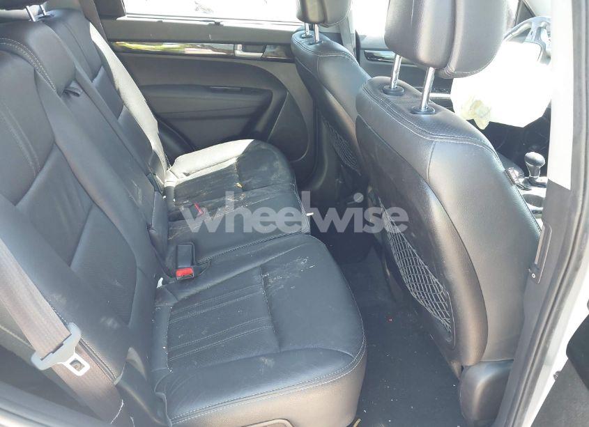 Photo 8 of 2015 Kia Sorento LX (VIN 5XYKTCA68FG641582)