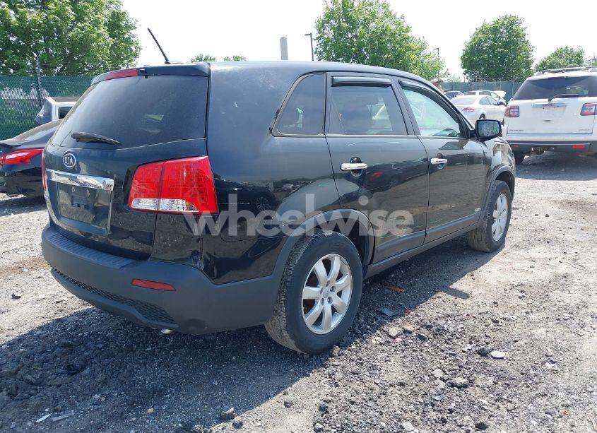 Photo 4 of 2012 Kia Sorento LX (VIN 5XYKTCA69CG214519)