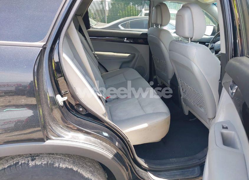 Photo 8 of 2012 Kia Sorento LX (VIN 5XYKTCA69CG214519)
