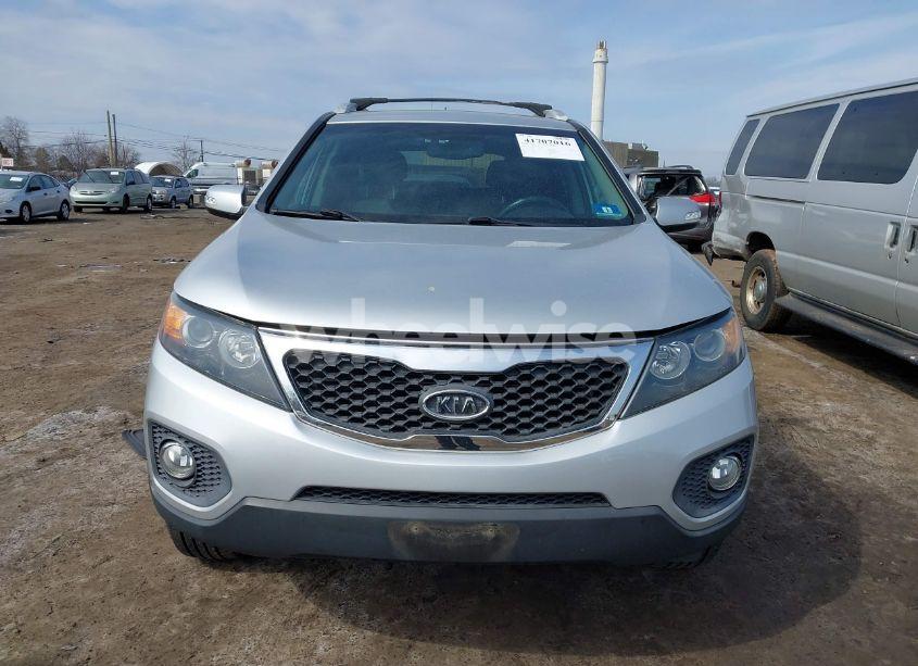 Photo 6 of 2012 Kia Sorento LX (VIN 5XYKTCA69CG271965)