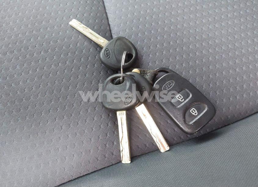 Photo 11 of 2012 Kia Sorento LX (VIN 5XYKTCA69CG289625)