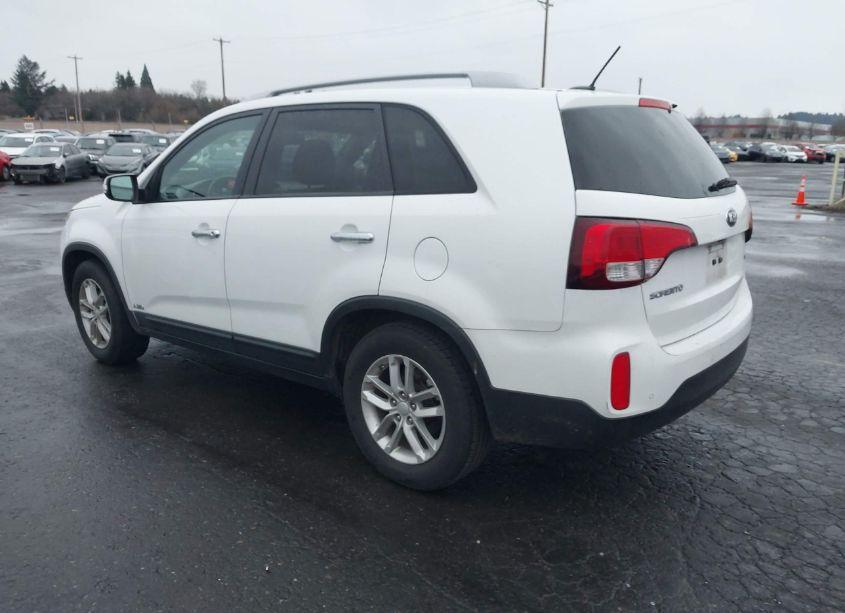 Photo 3 of 2014 Kia Sorento LX (VIN 5XYKTCA69EG438800)