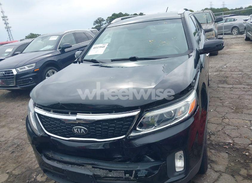 Photo 12 of 2014 Kia Sorento LX (VIN 5XYKTCA69EG446573)