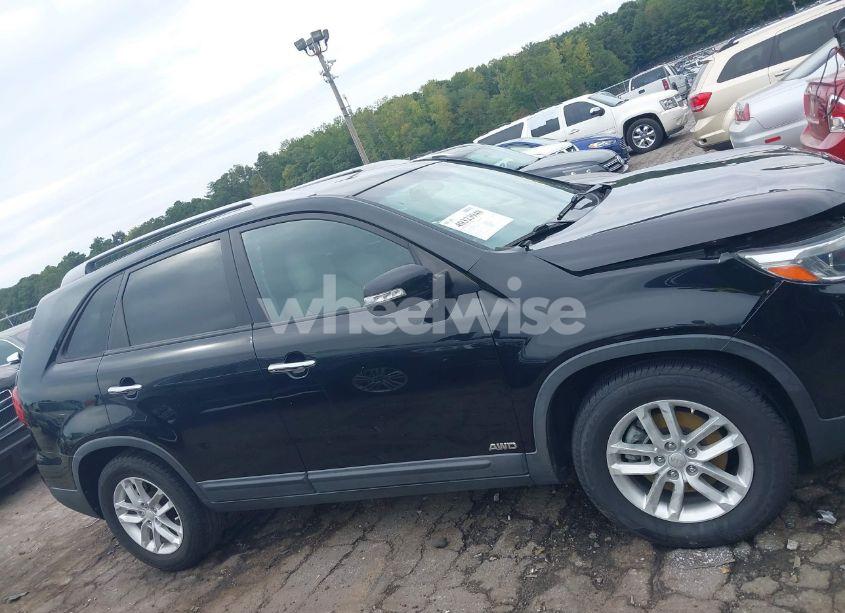 Photo 13 of 2014 Kia Sorento LX (VIN 5XYKTCA69EG446573)