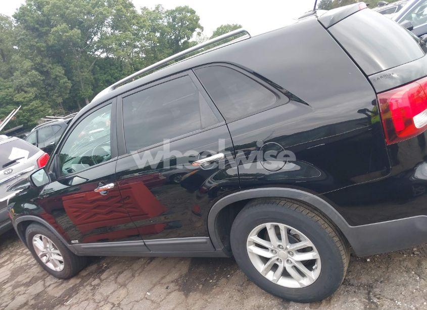 Photo 14 of 2014 Kia Sorento LX (VIN 5XYKTCA69EG446573)