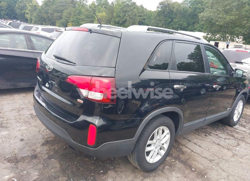 Photo 4 of 2014 Kia Sorento LX (VIN 5XYKTCA69EG446573)