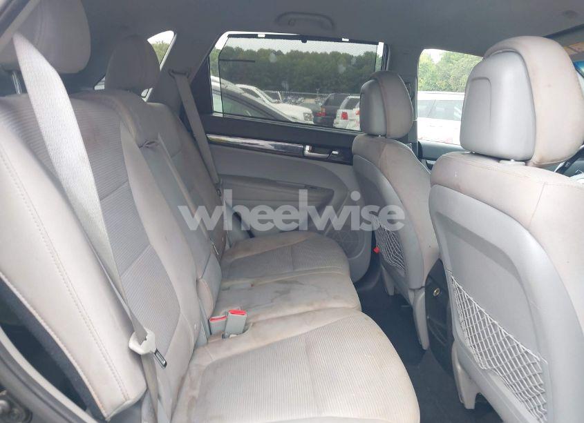 Photo 8 of 2014 Kia Sorento LX (VIN 5XYKTCA69EG446573)