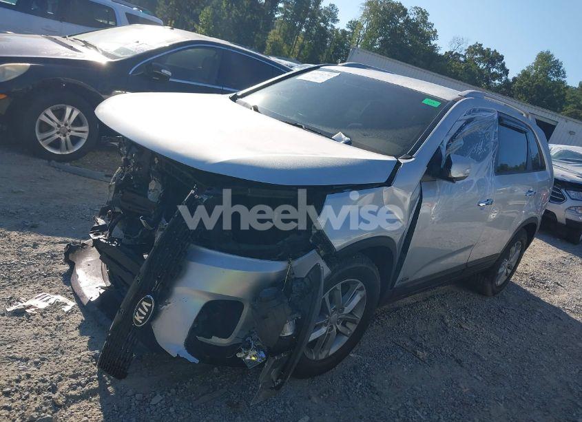 Photo 14 of 2015 Kia Sorento LX (VIN 5XYKTCA69FG585183)