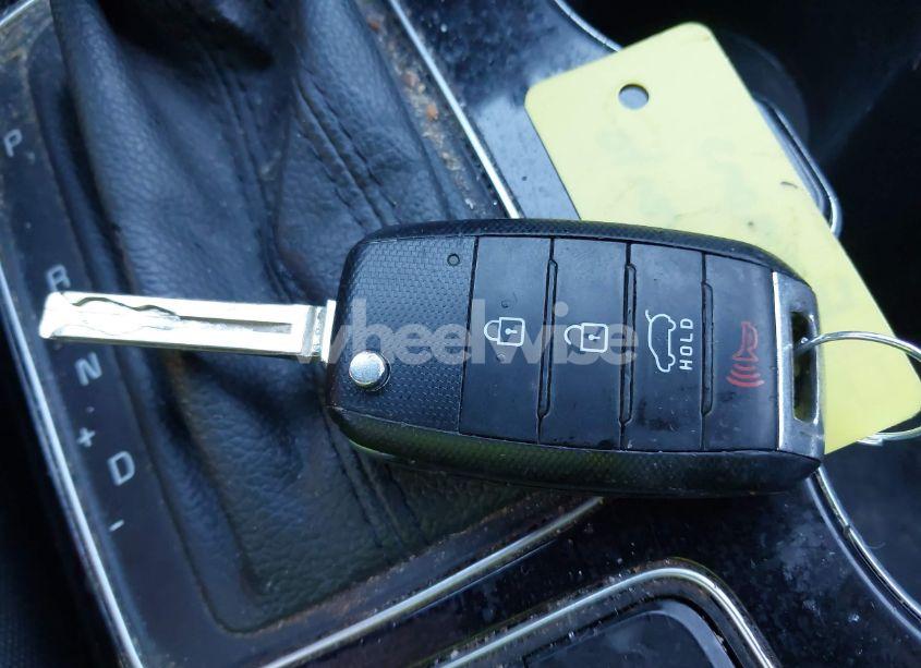 Photo 11 of 2015 Kia Sorento LX (VIN 5XYKTCA69FG604704)