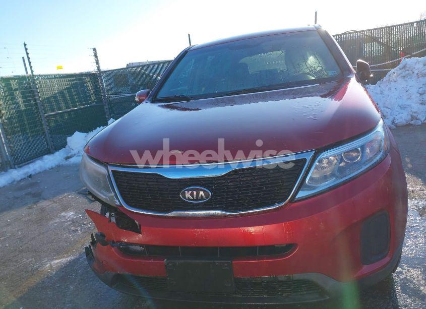Photo 12 of 2015 Kia Sorento LX (VIN 5XYKTCA69FG604704)