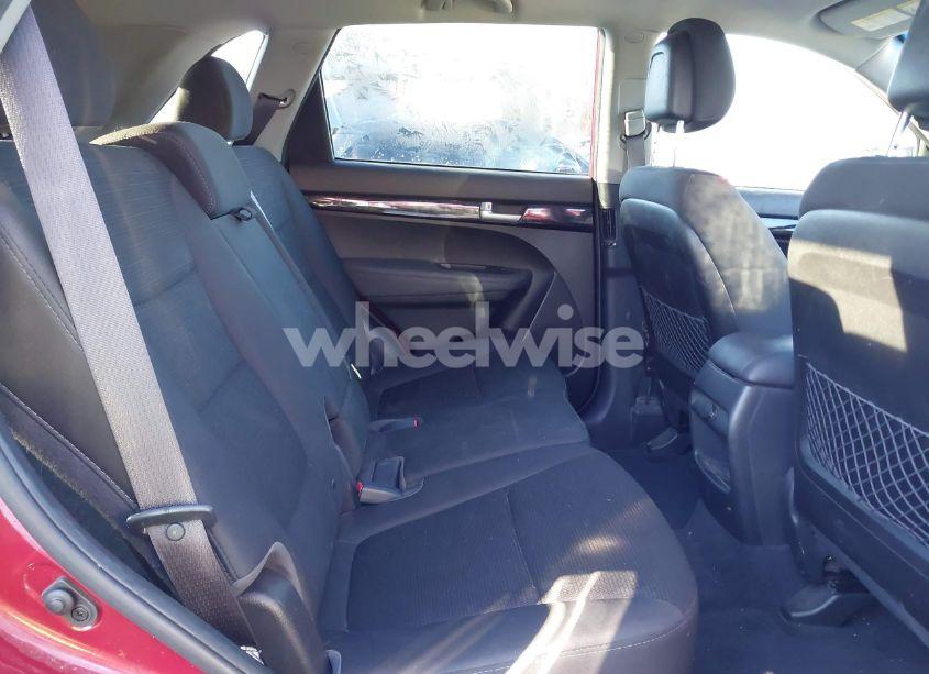 Photo 8 of 2015 Kia Sorento LX (VIN 5XYKTCA69FG604704)