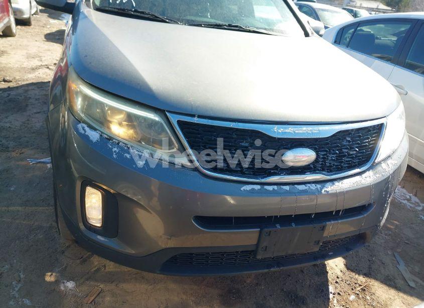 Photo 13 of 2015 Kia Sorento LX (VIN 5XYKTCA69FG611586)